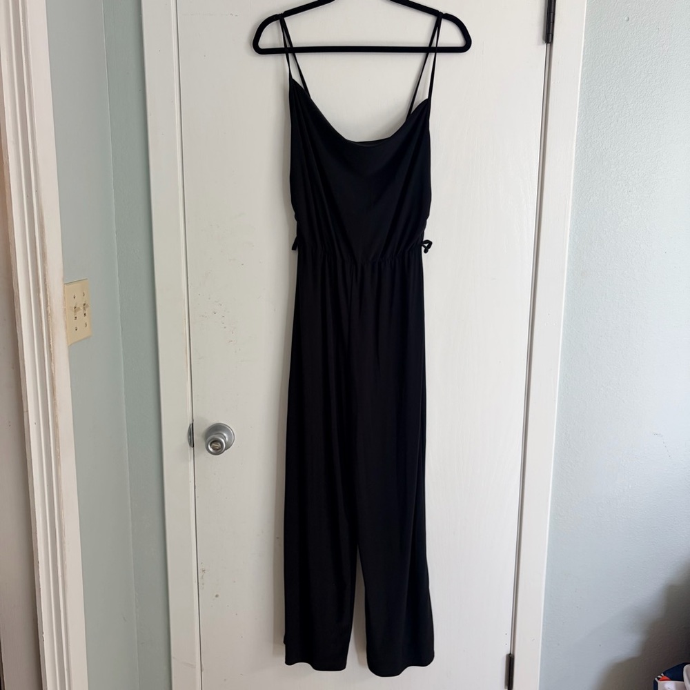 Chic Black Sleeveless Jumpsuit